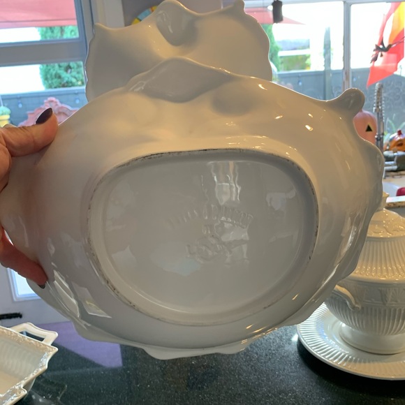 Lenox Butler’s pantry two-tier shell dish